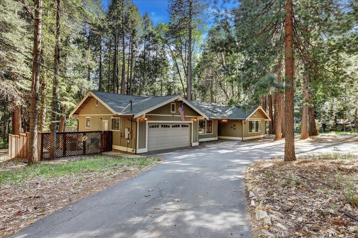 Detail Gallery Image 1 of 1 For 12392 Hillcrest Dr, Nevada City,  CA 95959 - 4 Beds | 2/1 Baths