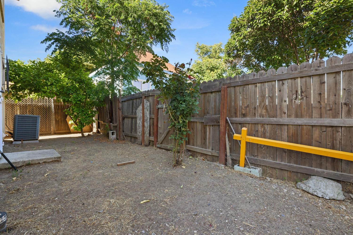 Detail Gallery Image 31 of 34 For 118 S Sierra Nevada St, Stockton,  CA 95205 - 3 Beds | 2/1 Baths