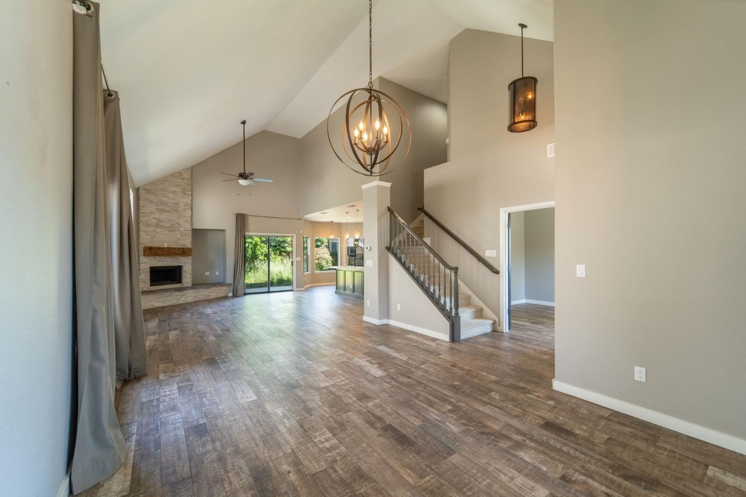 Detail Gallery Image 9 of 31 For 2570 Hogan Dr, Turlock,  CA 95382 - 4 Beds | 2/1 Baths