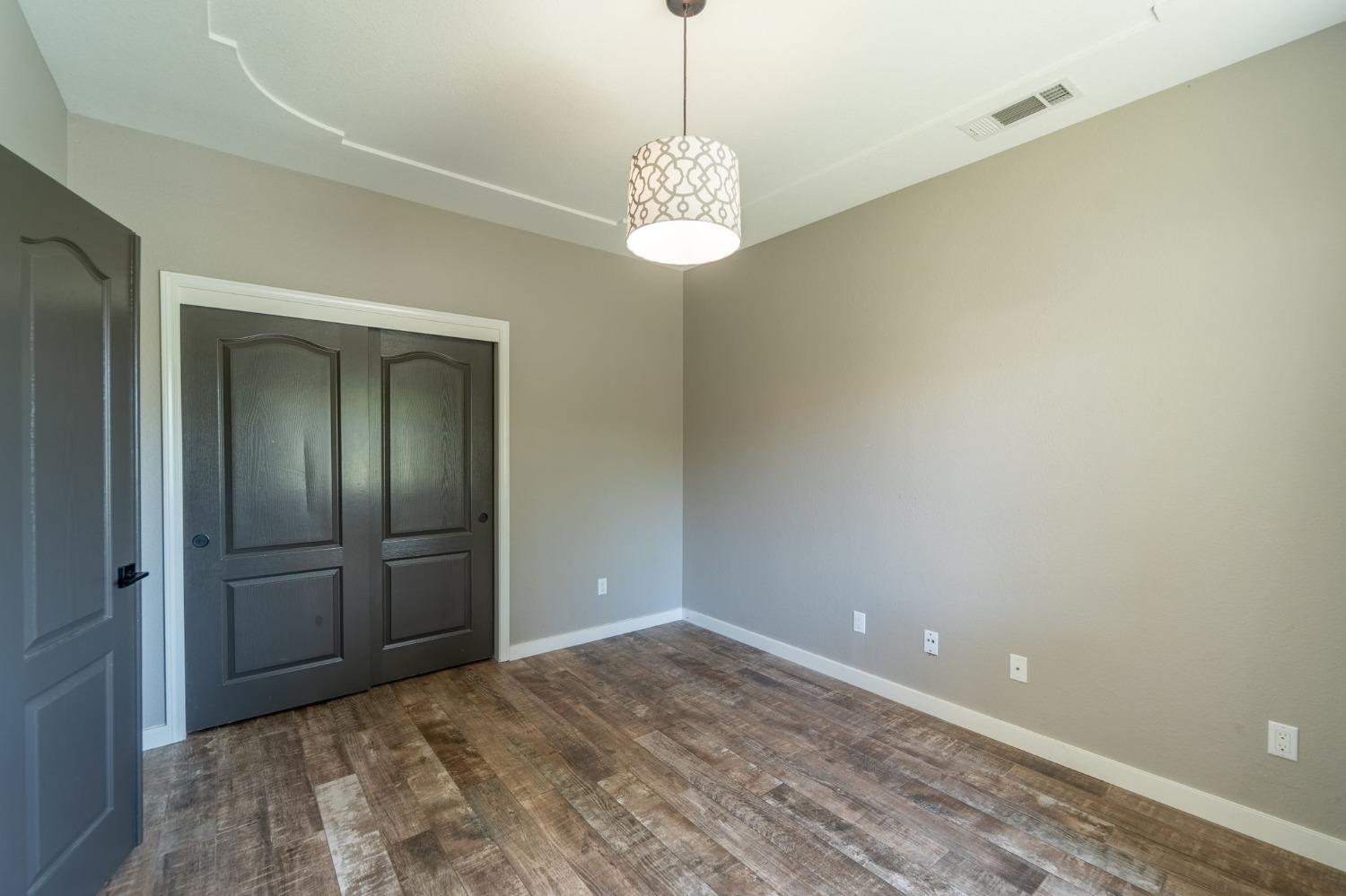 Detail Gallery Image 12 of 31 For 2570 Hogan Dr, Turlock,  CA 95382 - 4 Beds | 2/1 Baths