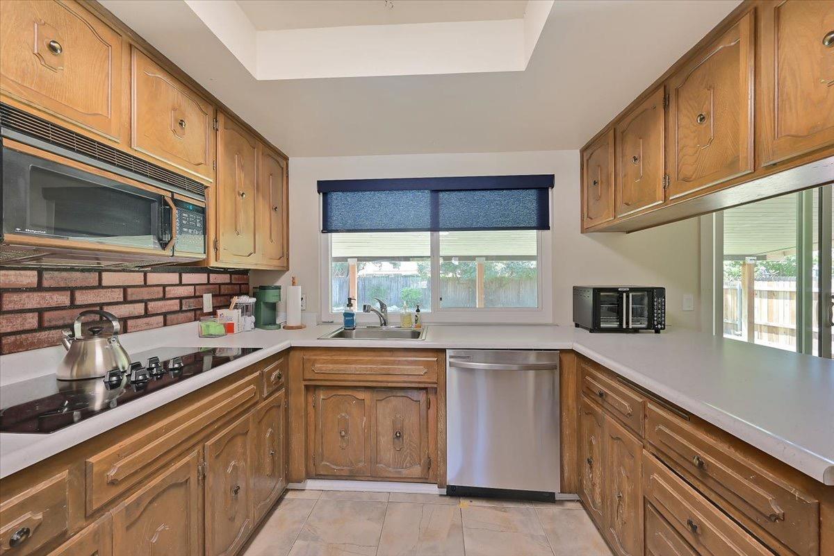 Detail Gallery Image 14 of 42 For 1150 Cecily Ct, Yuba City,  CA 95991 - 3 Beds | 2 Baths