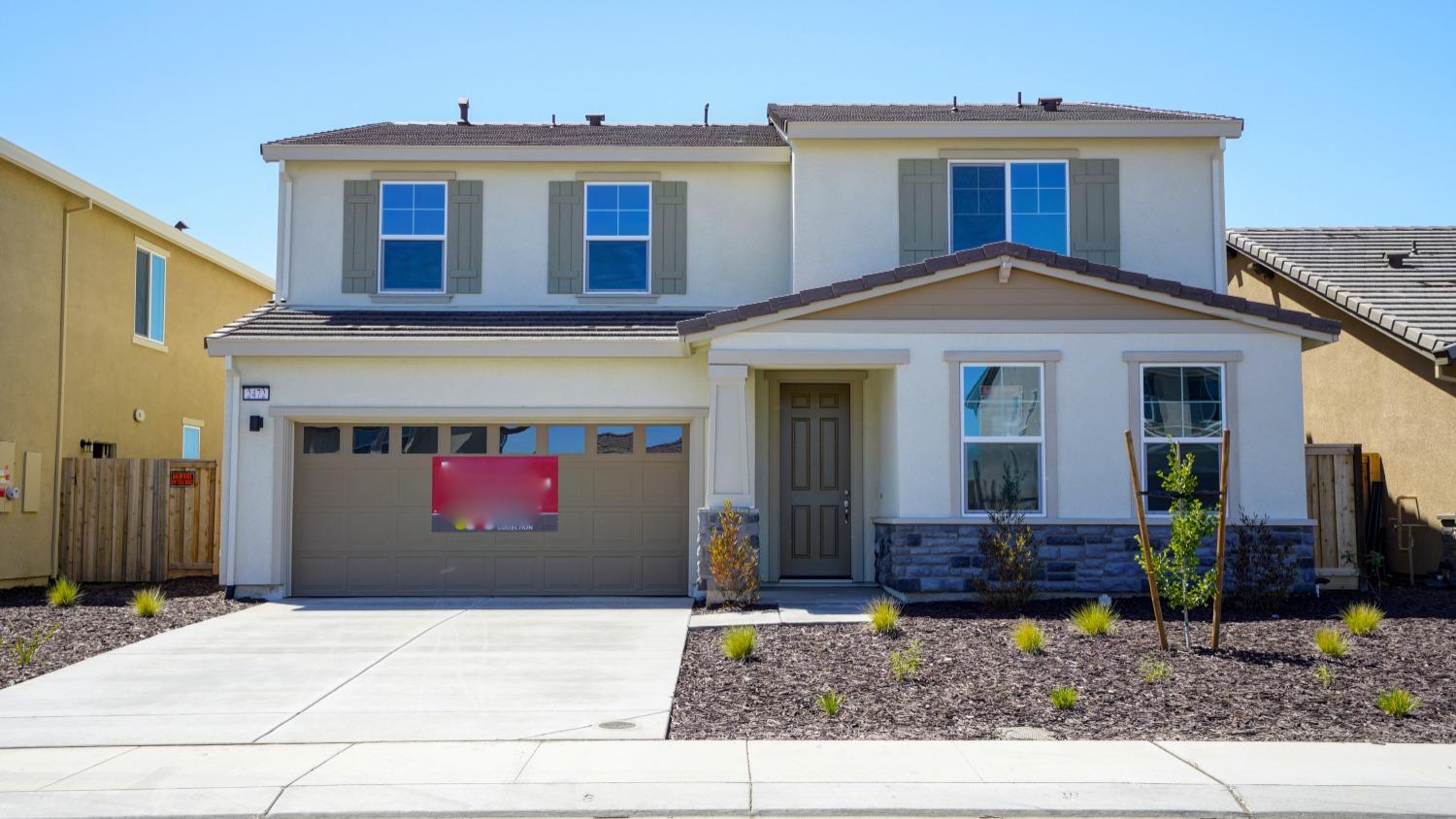 Detail Gallery Image 2 of 46 For 2472 Moscato Dr, Manteca,  CA 95337 - 5 Beds | 3/1 Baths