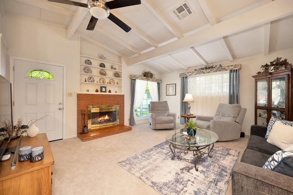 Detail Gallery Image 8 of 33 For 2529 Midland Way, Carmichael,  CA 95608 - 3 Beds | 2 Baths