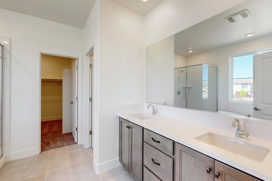 Detail Gallery Image 23 of 33 For 3406 Tall Oaks Bend Way, Folsom,  CA 95630 - 4 Beds | 3/1 Baths