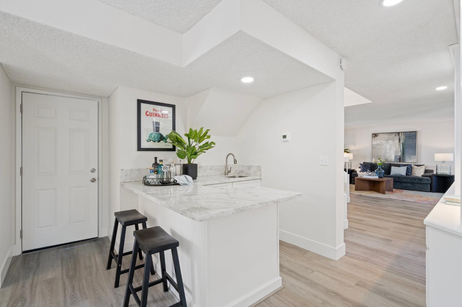 Detail Gallery Image 11 of 39 For 4925 Puma Way, Carmichael,  CA 95608 - 4 Beds | 2/1 Baths