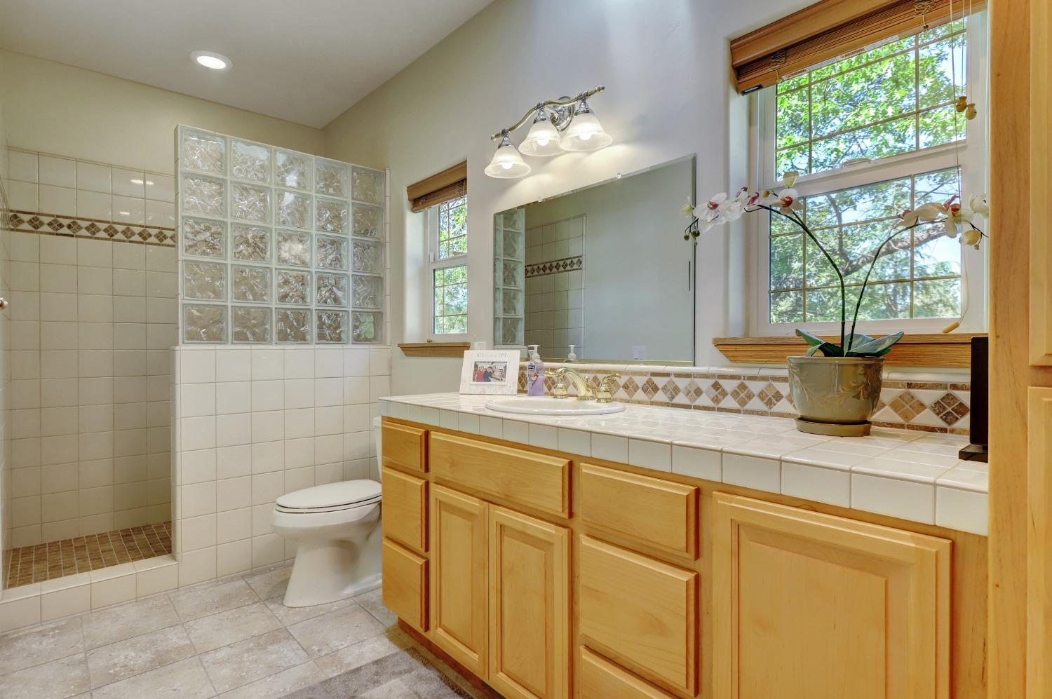 Detail Gallery Image 29 of 99 For 17436 Airport Ave, Grass Valley,  CA 95949 - 3 Beds | 3/1 Baths