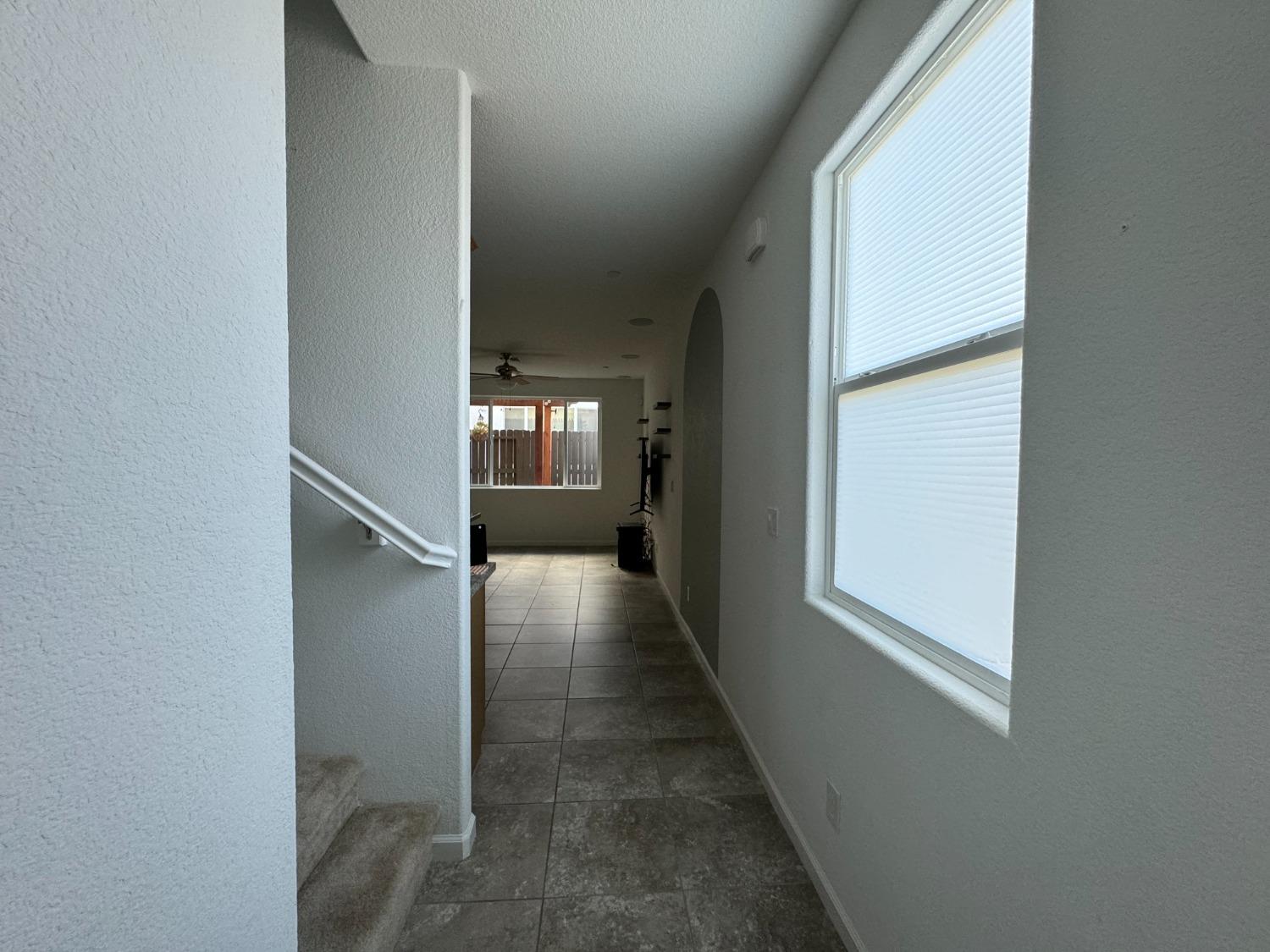 Detail Gallery Image 8 of 56 For 8383 Frontera Dr, Sacramento,  CA 95829 - 4 Beds | 2/1 Baths