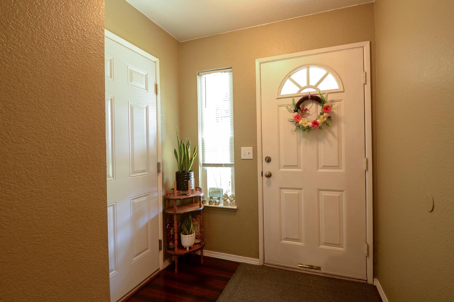 Detail Gallery Image 2 of 57 For 553 Elmwood Dr, Los Banos,  CA 93635 - 3 Beds | 2 Baths
