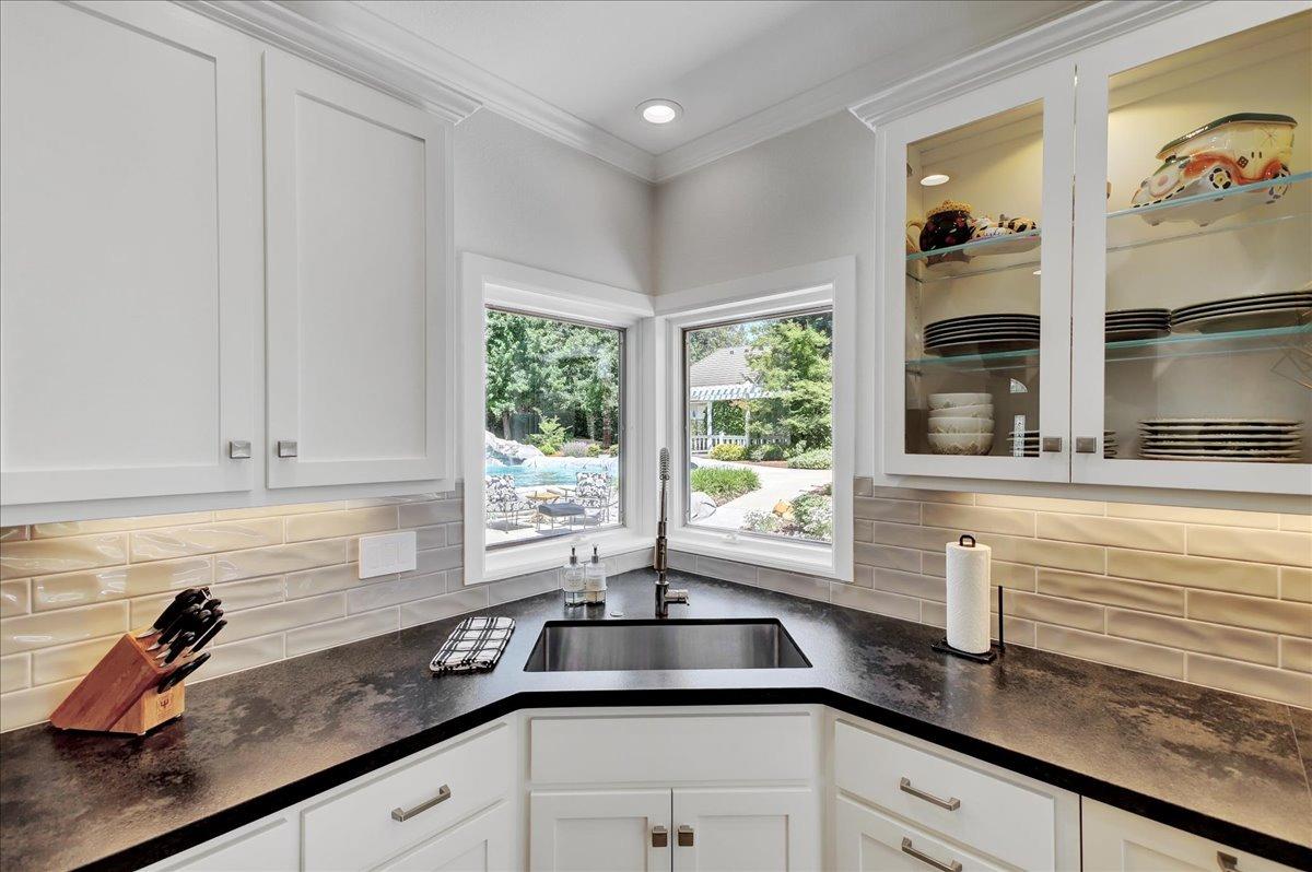 Detail Gallery Image 27 of 92 For 12884 Chatsworth Ln, Grass Valley,  CA 95945 - 4 Beds | 3/1 Baths
