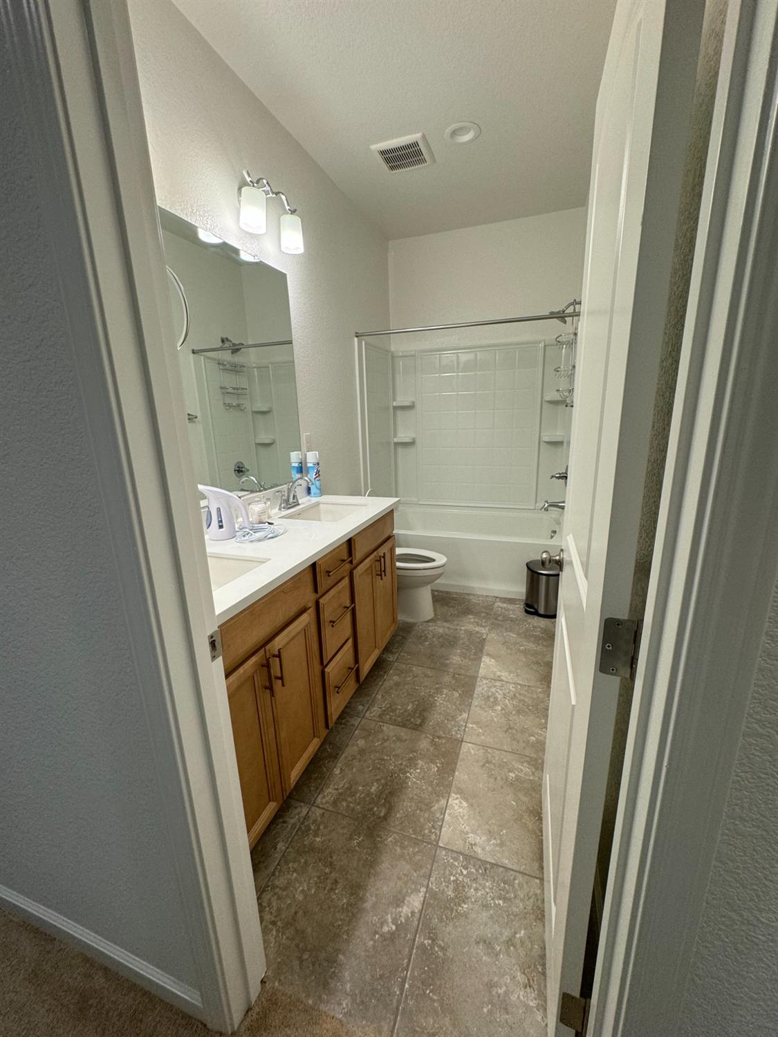 Detail Gallery Image 38 of 56 For 8383 Frontera Dr, Sacramento,  CA 95829 - 4 Beds | 2/1 Baths