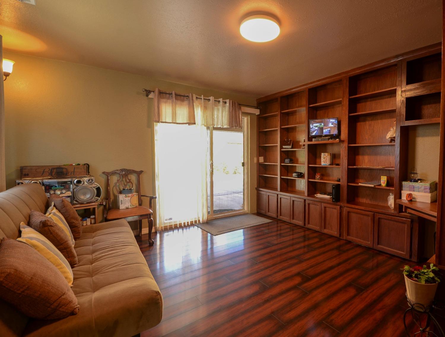 Detail Gallery Image 23 of 57 For 553 Elmwood Dr, Los Banos,  CA 93635 - 3 Beds | 2 Baths