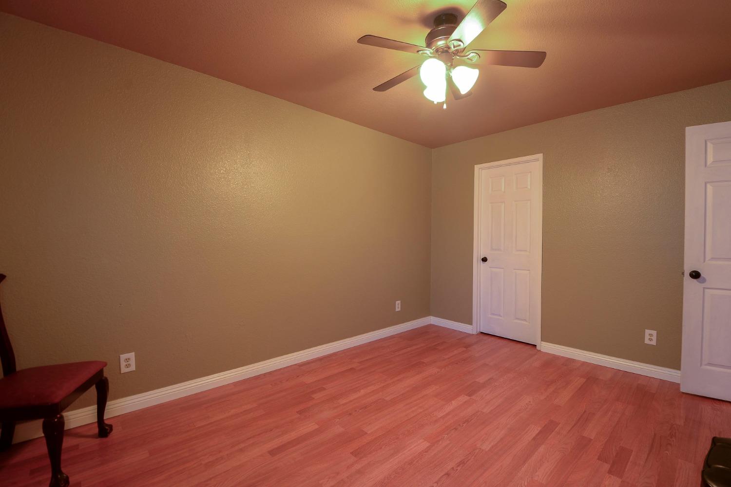 Detail Gallery Image 40 of 57 For 553 Elmwood Dr, Los Banos,  CA 93635 - 3 Beds | 2 Baths
