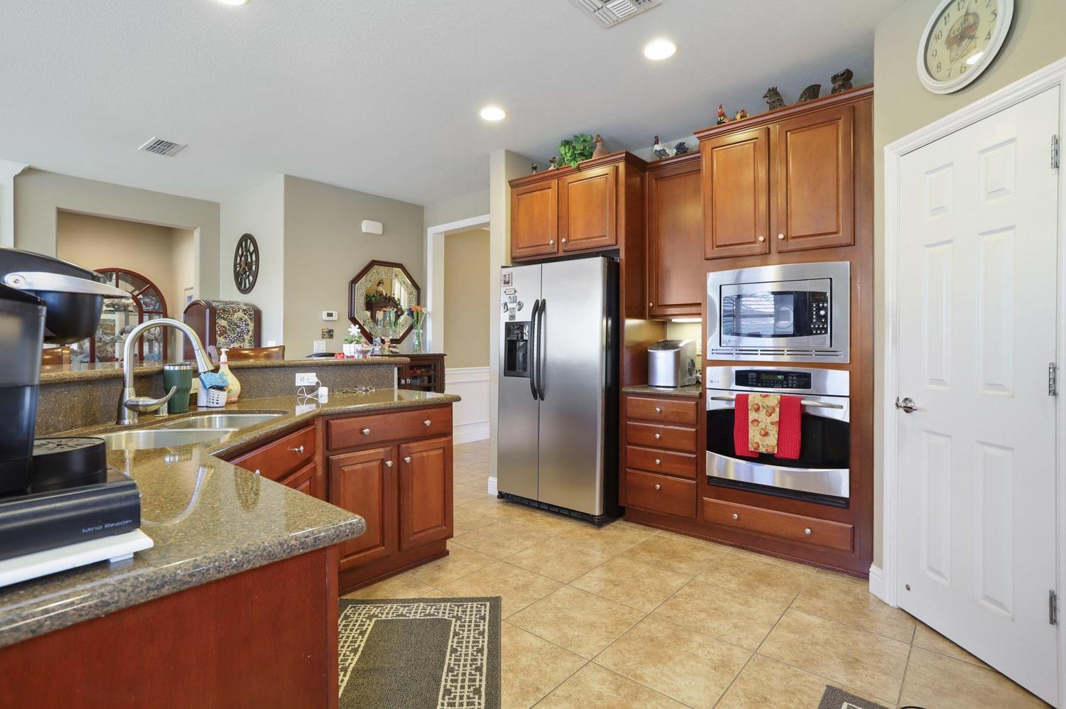 Detail Gallery Image 23 of 39 For 2343 Bellchase Dr, Manteca,  CA 95336 - 2 Beds | 2 Baths
