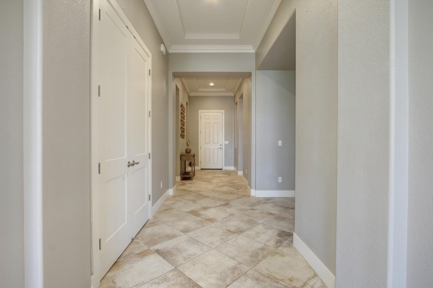 Detail Gallery Image 9 of 64 For 375 Olivadi, Sacramento,  CA 95834 - 3 Beds | 2/1 Baths