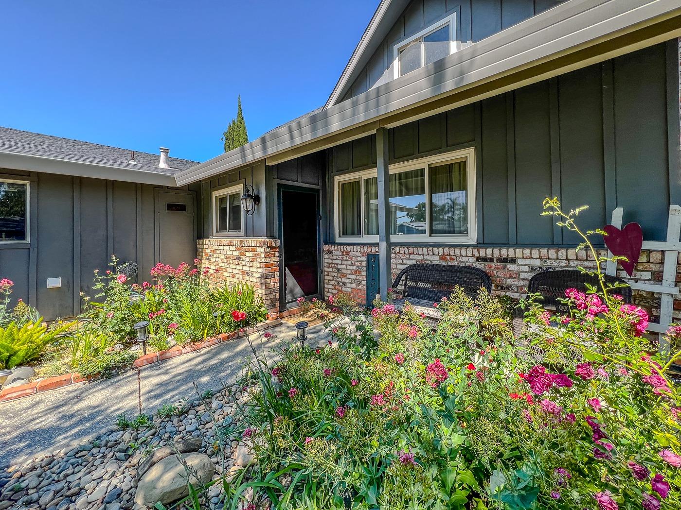Detail Gallery Image 2 of 41 For 1633 College St, Woodland,  CA 95695 - 3 Beds | 2 Baths