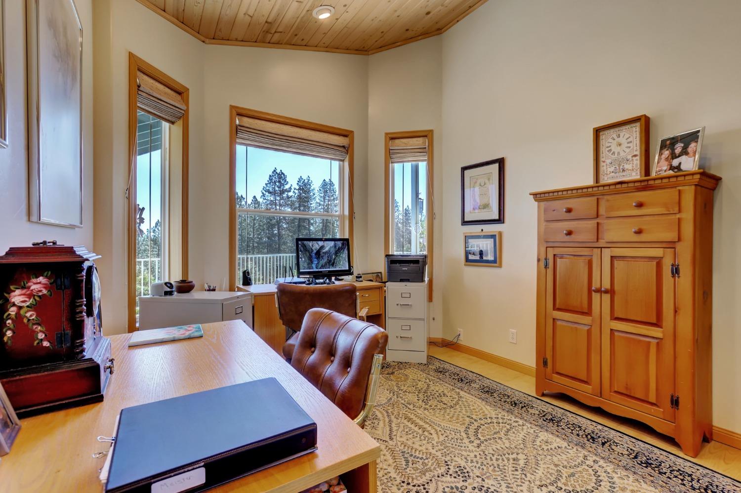Detail Gallery Image 32 of 99 For 17436 Airport Ave, Grass Valley,  CA 95949 - 3 Beds | 3/1 Baths