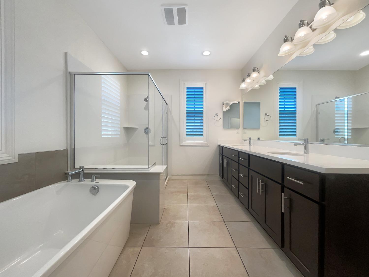 Detail Gallery Image 28 of 38 For 221 Colner Cir, Folsom,  CA 95630 - 3 Beds | 2/1 Baths