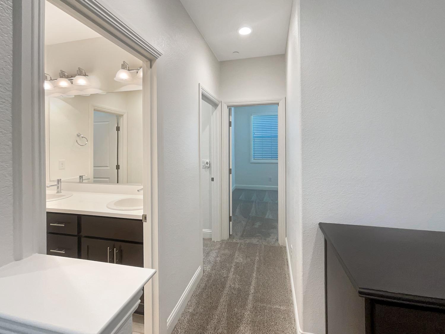 Detail Gallery Image 30 of 38 For 221 Colner Cir, Folsom,  CA 95630 - 3 Beds | 2/1 Baths
