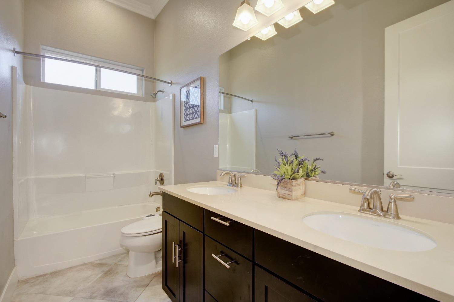 Detail Gallery Image 34 of 64 For 375 Olivadi, Sacramento,  CA 95834 - 3 Beds | 2/1 Baths