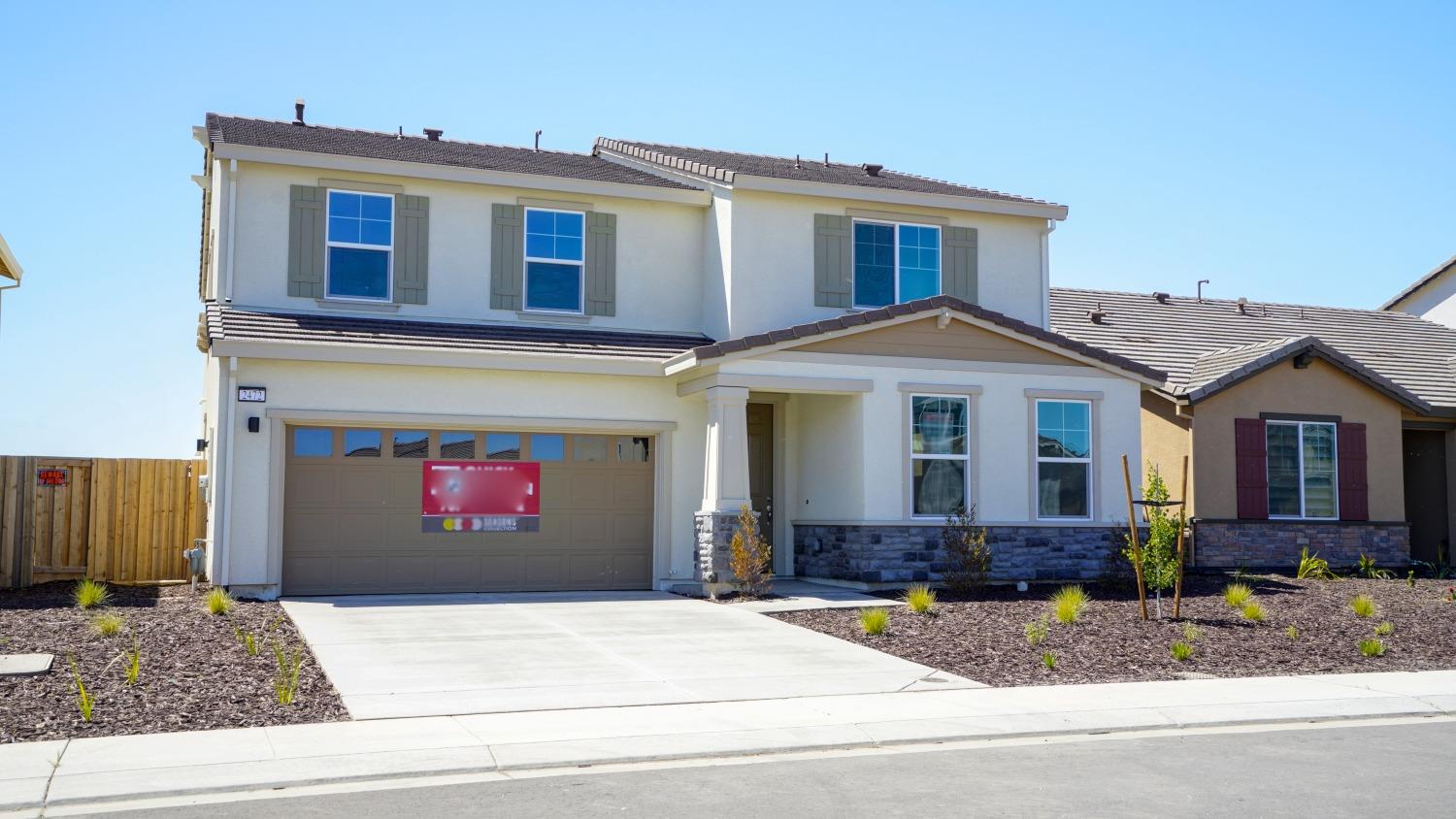 Detail Gallery Image 1 of 46 For 2472 Moscato Dr, Manteca,  CA 95337 - 5 Beds | 3/1 Baths