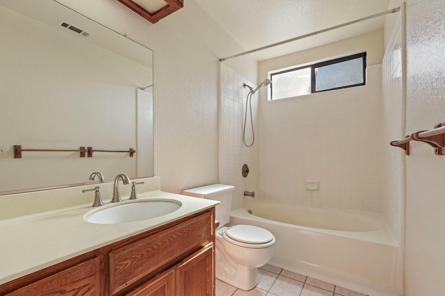 Detail Gallery Image 26 of 41 For 1004 Winters Dr, Manteca,  CA 95337 - 4 Beds | 2 Baths