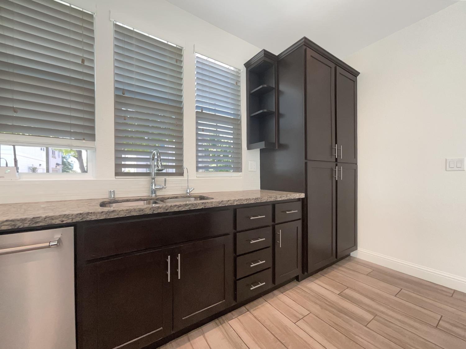 Detail Gallery Image 16 of 38 For 221 Colner Cir, Folsom,  CA 95630 - 3 Beds | 2/1 Baths