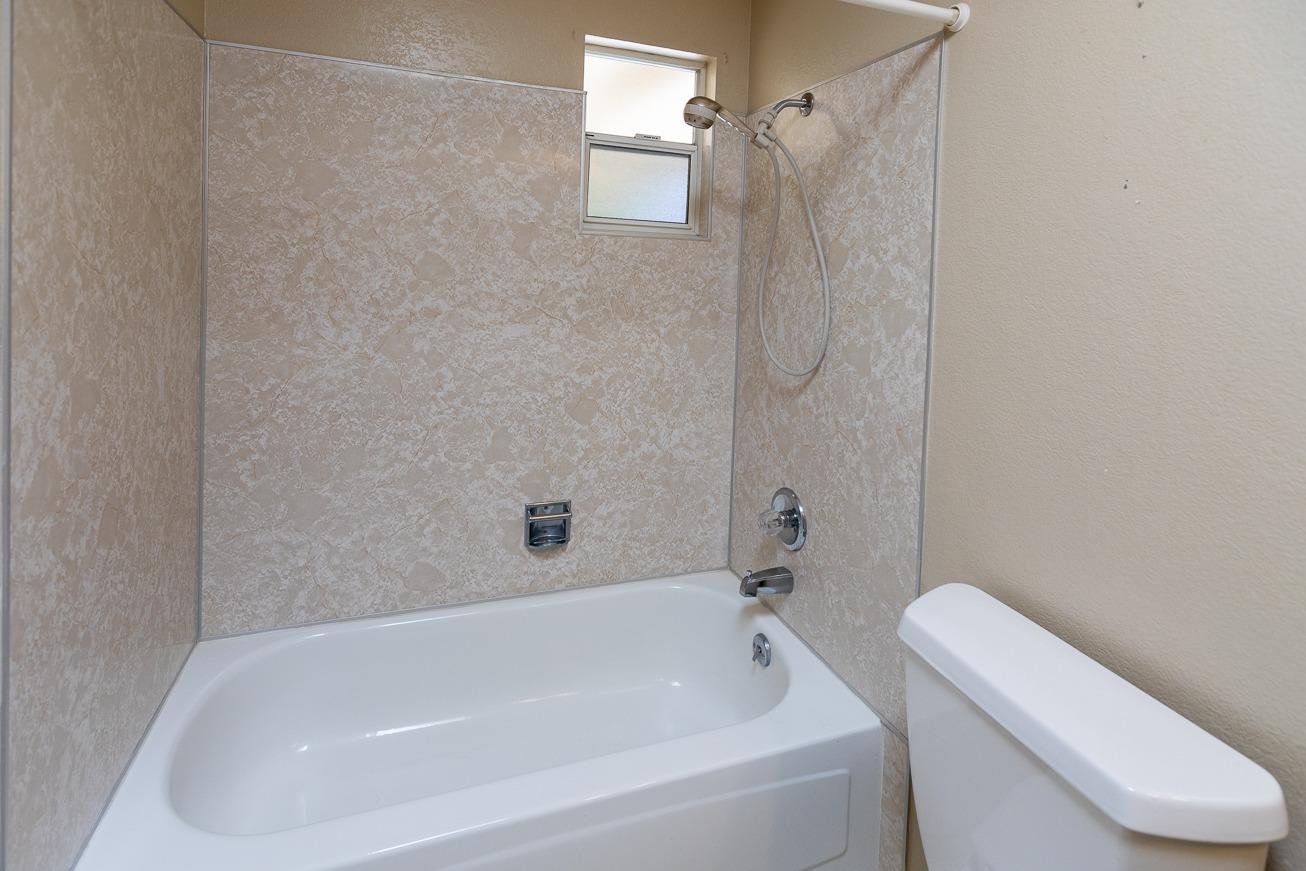 Detail Gallery Image 13 of 54 For 1654 Greenwood Way, Yuba City,  CA 95993 - 3 Beds | 2 Baths