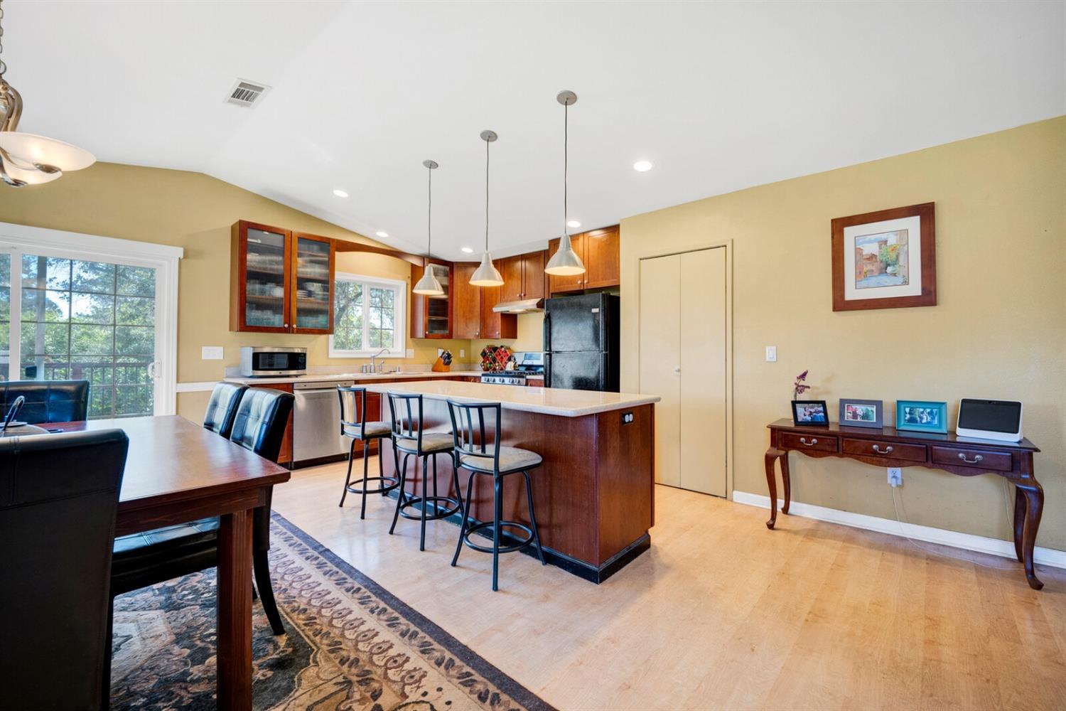 Detail Gallery Image 9 of 36 For 770 Fisher Dr, Auburn,  CA 95603 - 3 Beds | 2 Baths