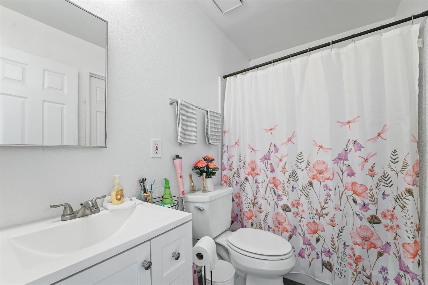Detail Gallery Image 16 of 23 For 80 Portola Way #109,  Tracy,  CA 95376 - 3 Beds | 1/1 Baths