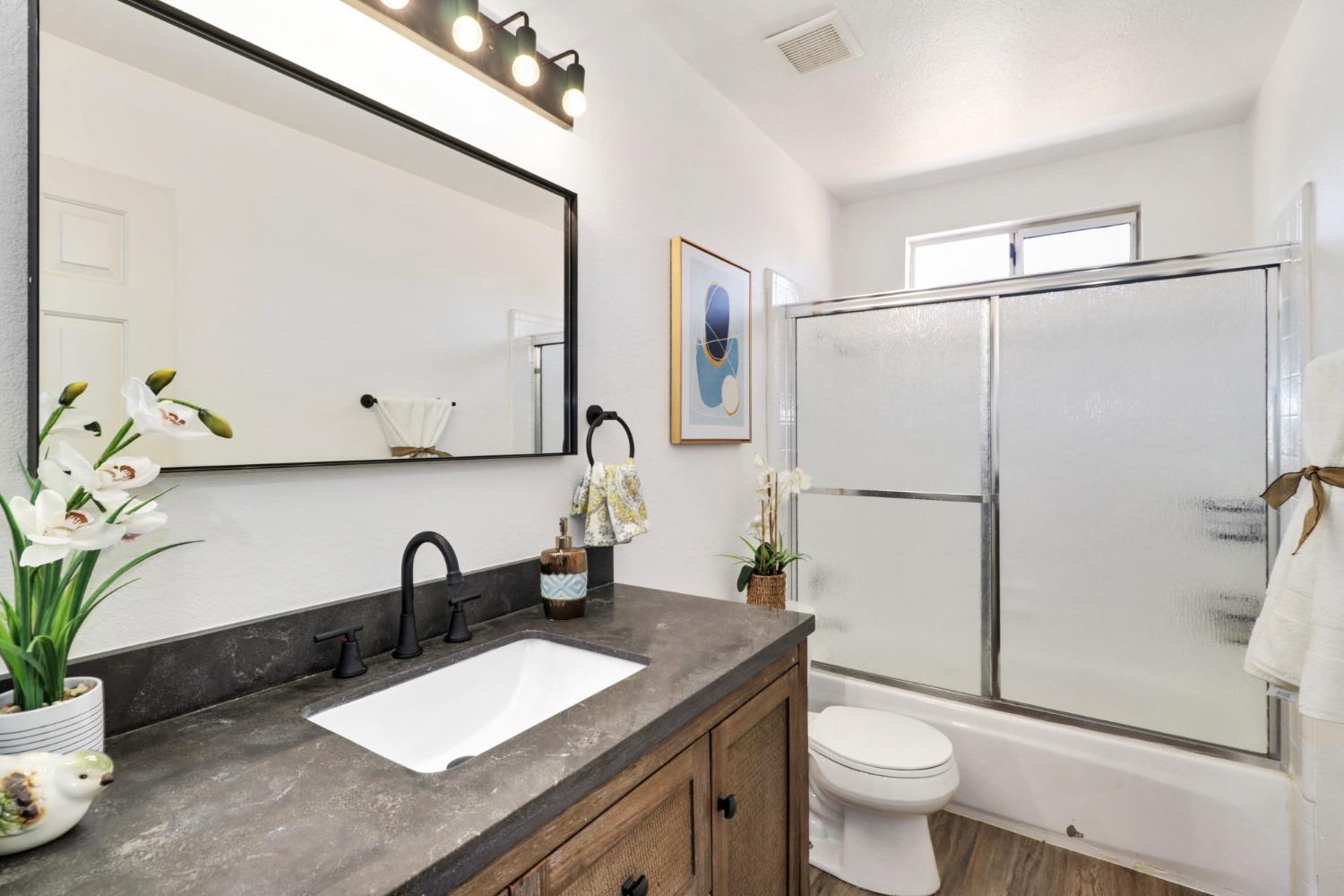 Detail Gallery Image 70 of 81 For 261 Union St, Roseville,  CA 95678 - 4 Beds | 2/1 Baths