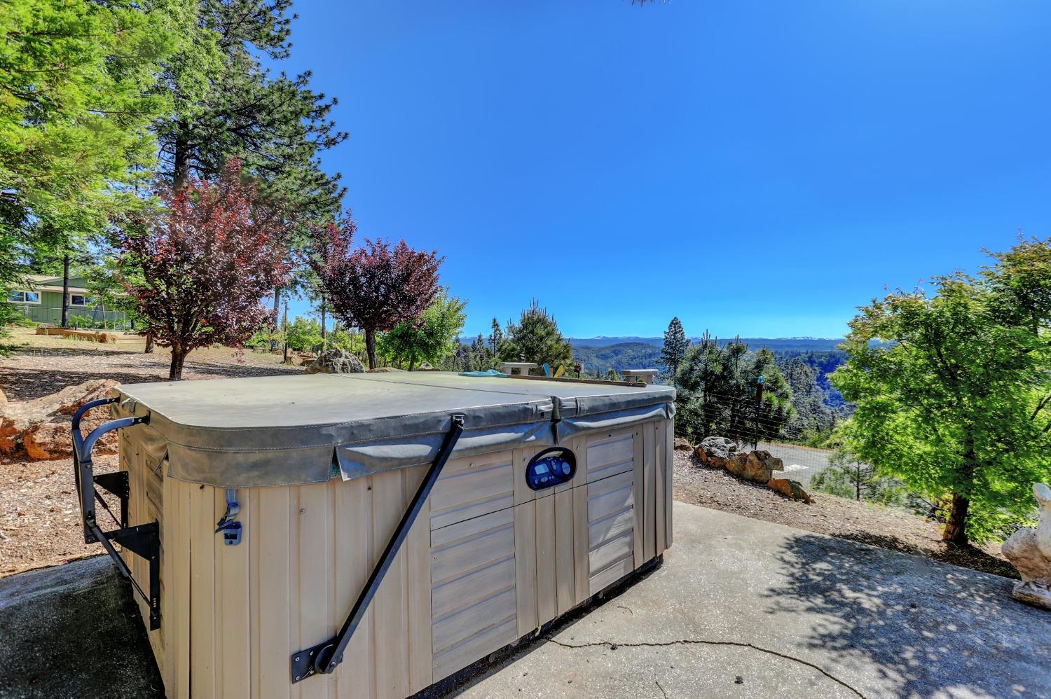 Detail Gallery Image 65 of 99 For 17436 Airport Ave, Grass Valley,  CA 95949 - 3 Beds | 3/1 Baths