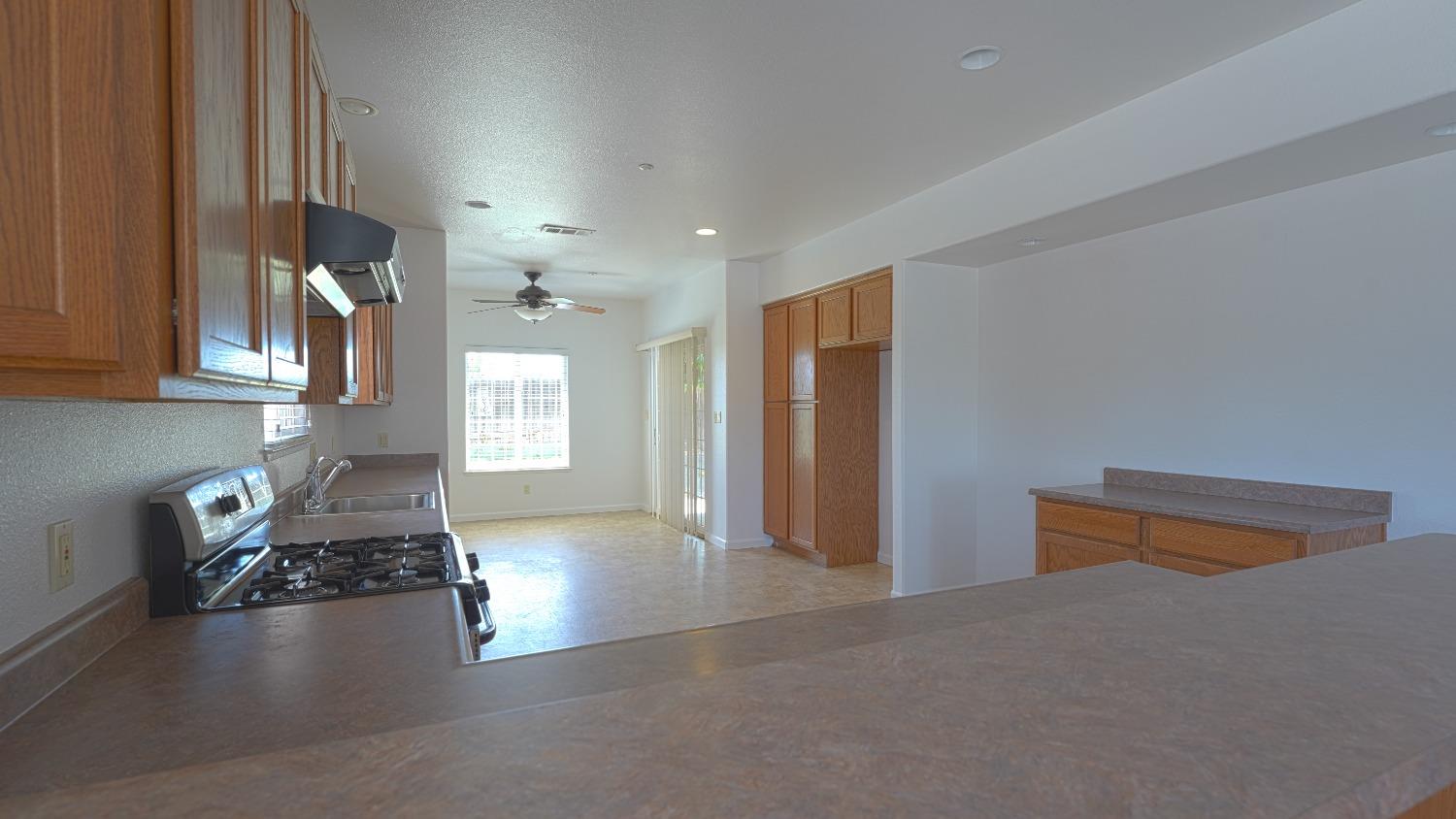 Detail Gallery Image 7 of 27 For 26737 Plainfield St, Esparto,  CA 95627 - 5 Beds | 2/1 Baths