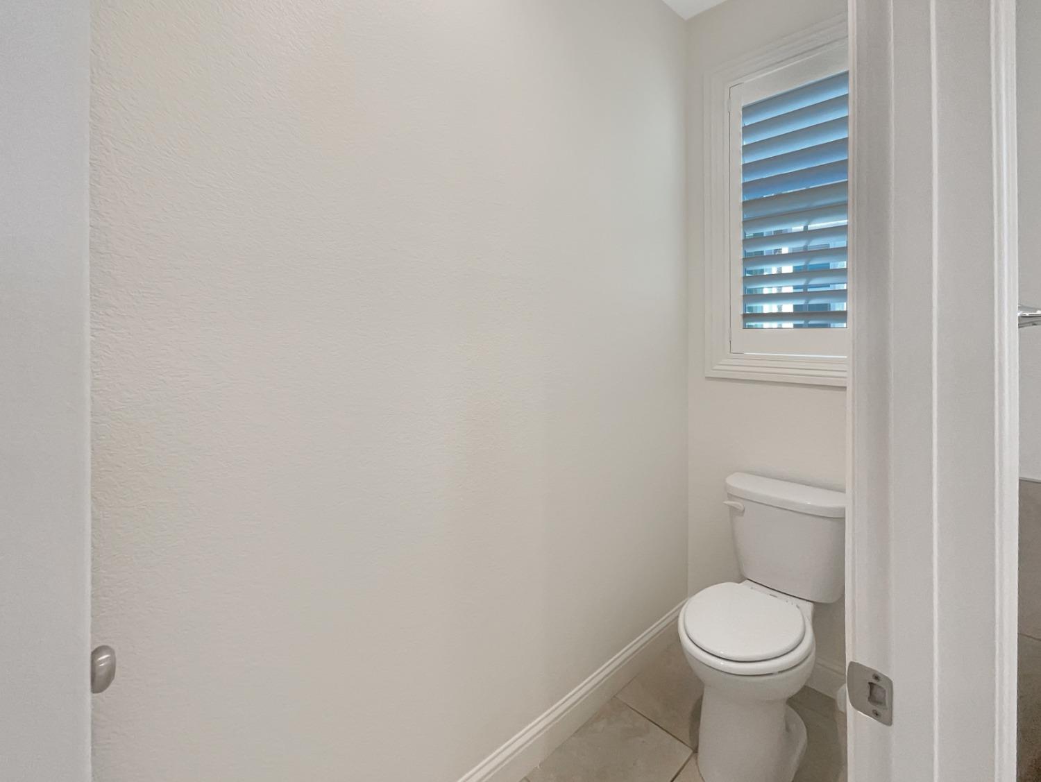 Detail Gallery Image 29 of 38 For 221 Colner Cir, Folsom,  CA 95630 - 3 Beds | 2/1 Baths