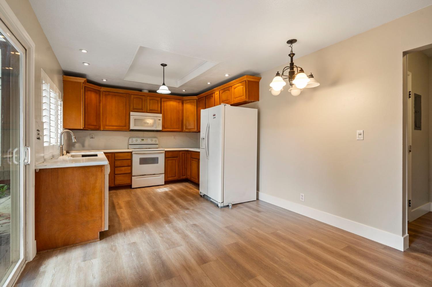 Detail Gallery Image 6 of 23 For 2333 Pro Am Ct, Sacramento,  CA 95833 - 3 Beds | 2/1 Baths
