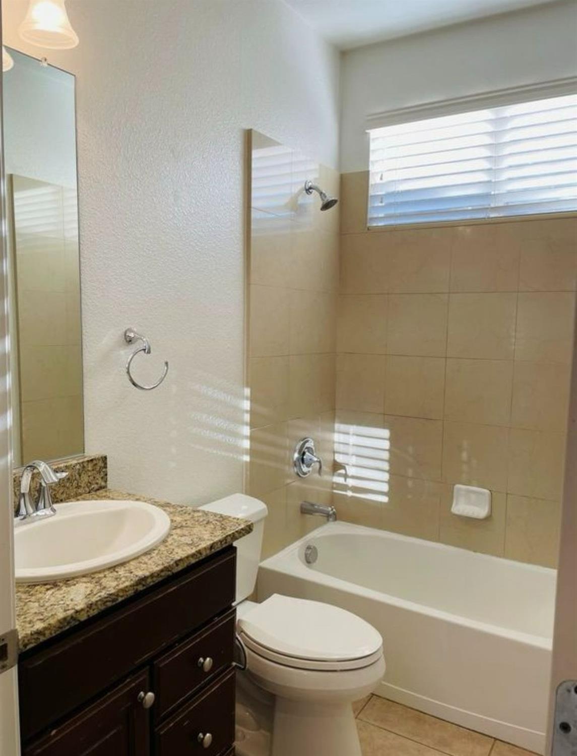 Detail Gallery Image 8 of 24 For 1108 Thornhill Ln, Lincoln,  CA 95648 - 4 Beds | 3/1 Baths
