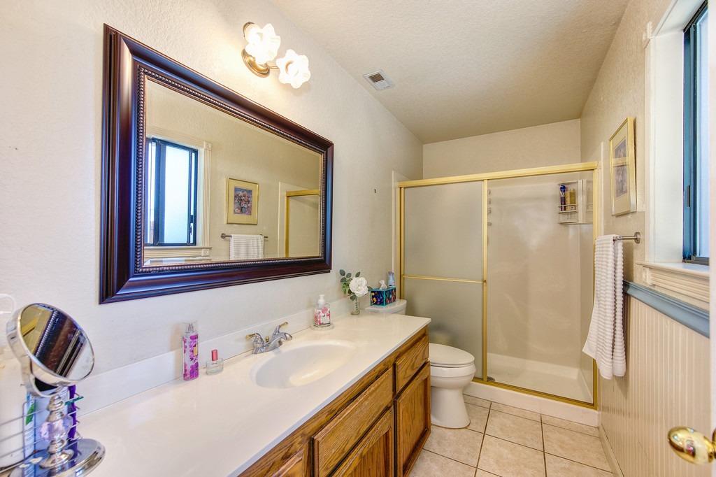 Detail Gallery Image 26 of 41 For 5722 Shannon Bay Dr, Rocklin,  CA 95677 - 3 Beds | 2 Baths
