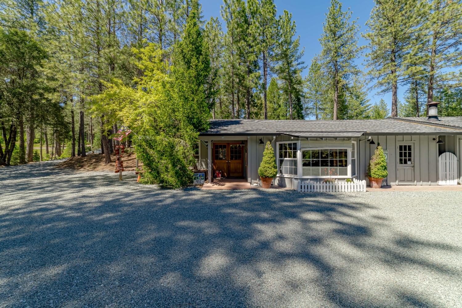 Detail Gallery Image 5 of 99 For 5860 Shoo Fly Rd, Placerville,  CA 95667 - 2 Beds | 2 Baths