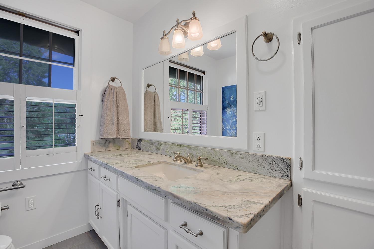 Detail Gallery Image 28 of 92 For 14189 Meadow Dr, Grass Valley,  CA 95945 - 3 Beds | 2 Baths