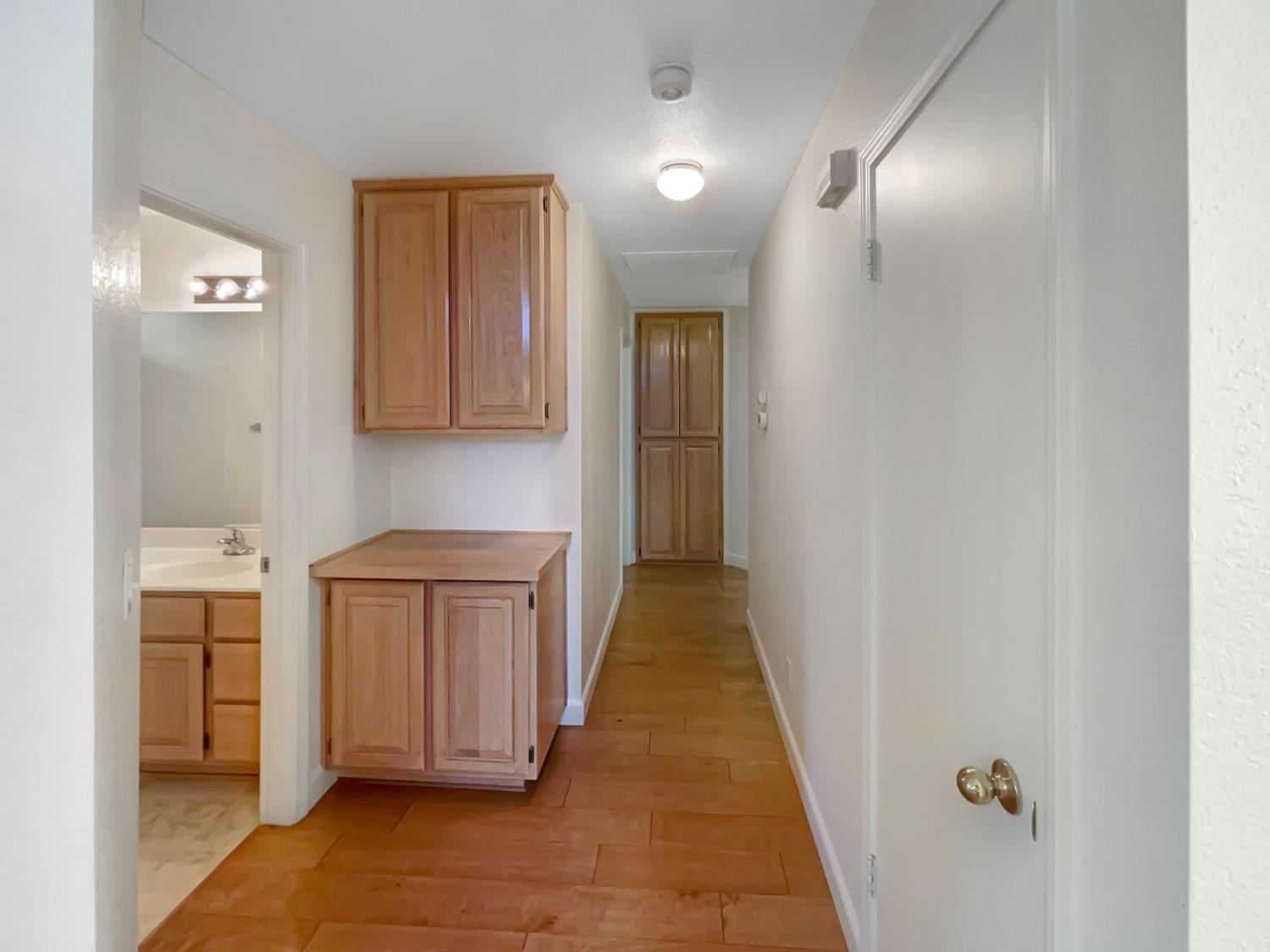 Detail Gallery Image 8 of 29 For 8567 Underhill Dr, Sacramento,  CA 95828 - 3 Beds | 2 Baths