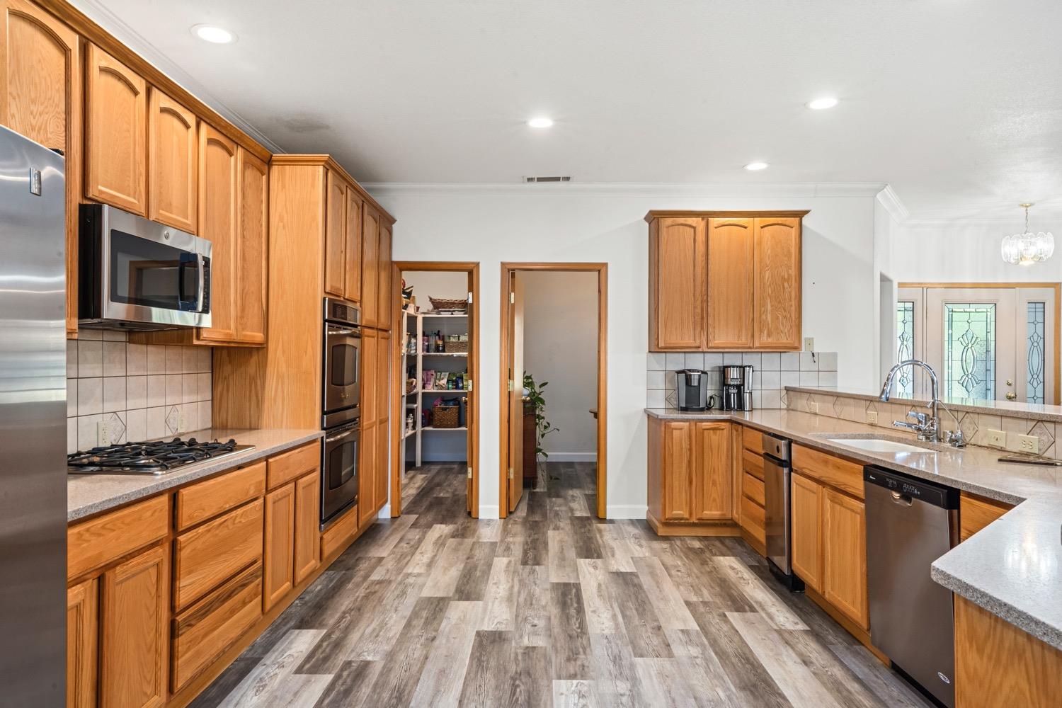 Detail Gallery Image 12 of 52 For 3921 Mariah Ln, Placerville,  CA 95667 - 4 Beds | 3/2 Baths