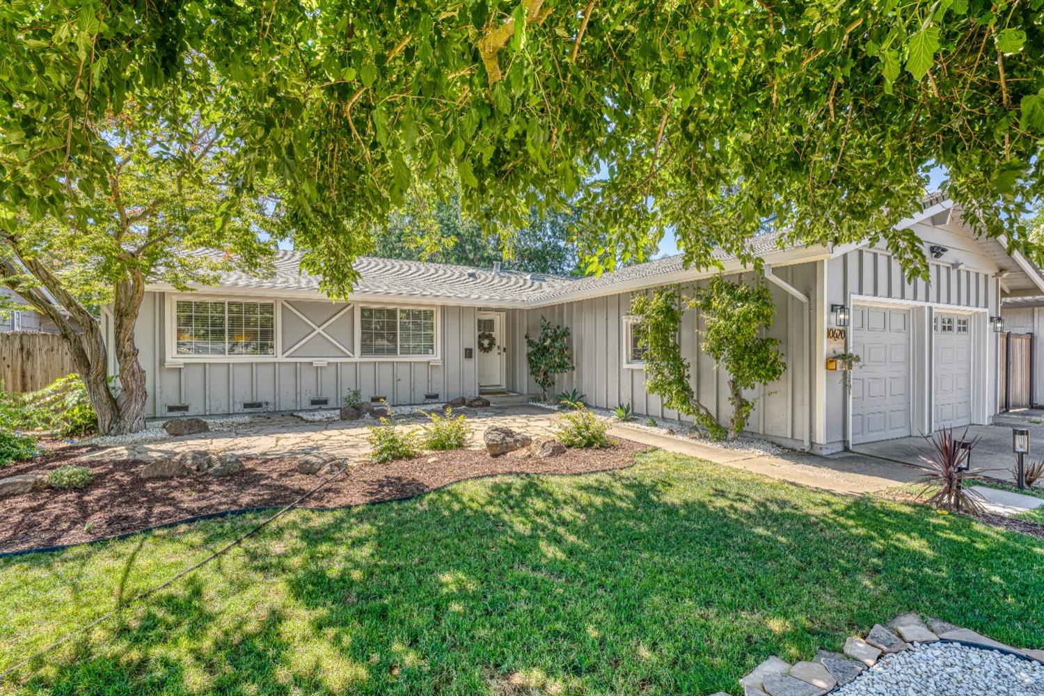 Detail Gallery Image 2 of 17 For 10620 Valley View Dr, Rancho Cordova,  CA 95670 - 4 Beds | 2 Baths