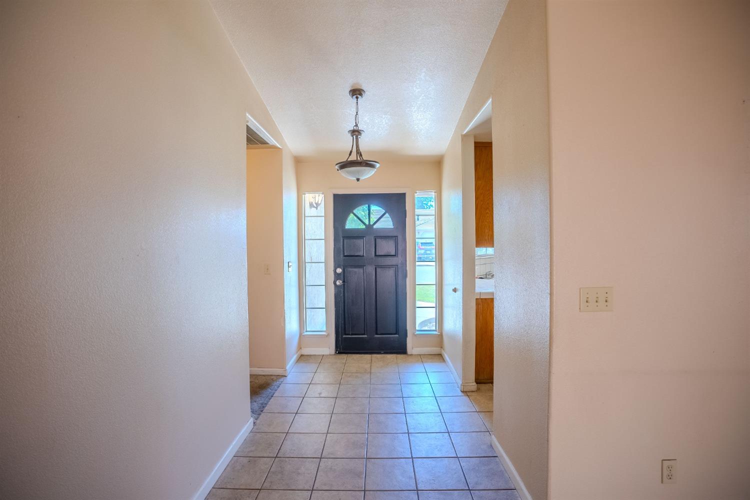 Detail Gallery Image 14 of 30 For 1445 Aptos Dr, Turlock,  CA 95382 - 3 Beds | 2 Baths