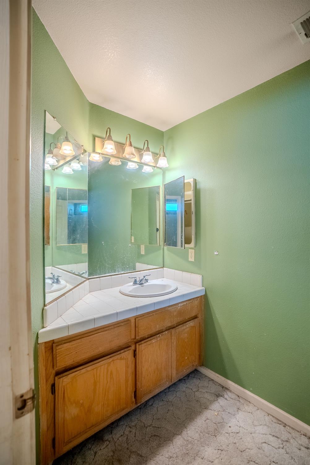 Detail Gallery Image 21 of 30 For 1445 Aptos Dr, Turlock,  CA 95382 - 3 Beds | 2 Baths