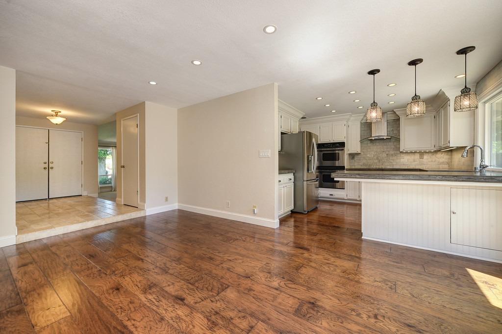 Detail Gallery Image 28 of 58 For 1301 Mossbrook Ct, Roseville,  CA 95661 - 4 Beds | 2 Baths