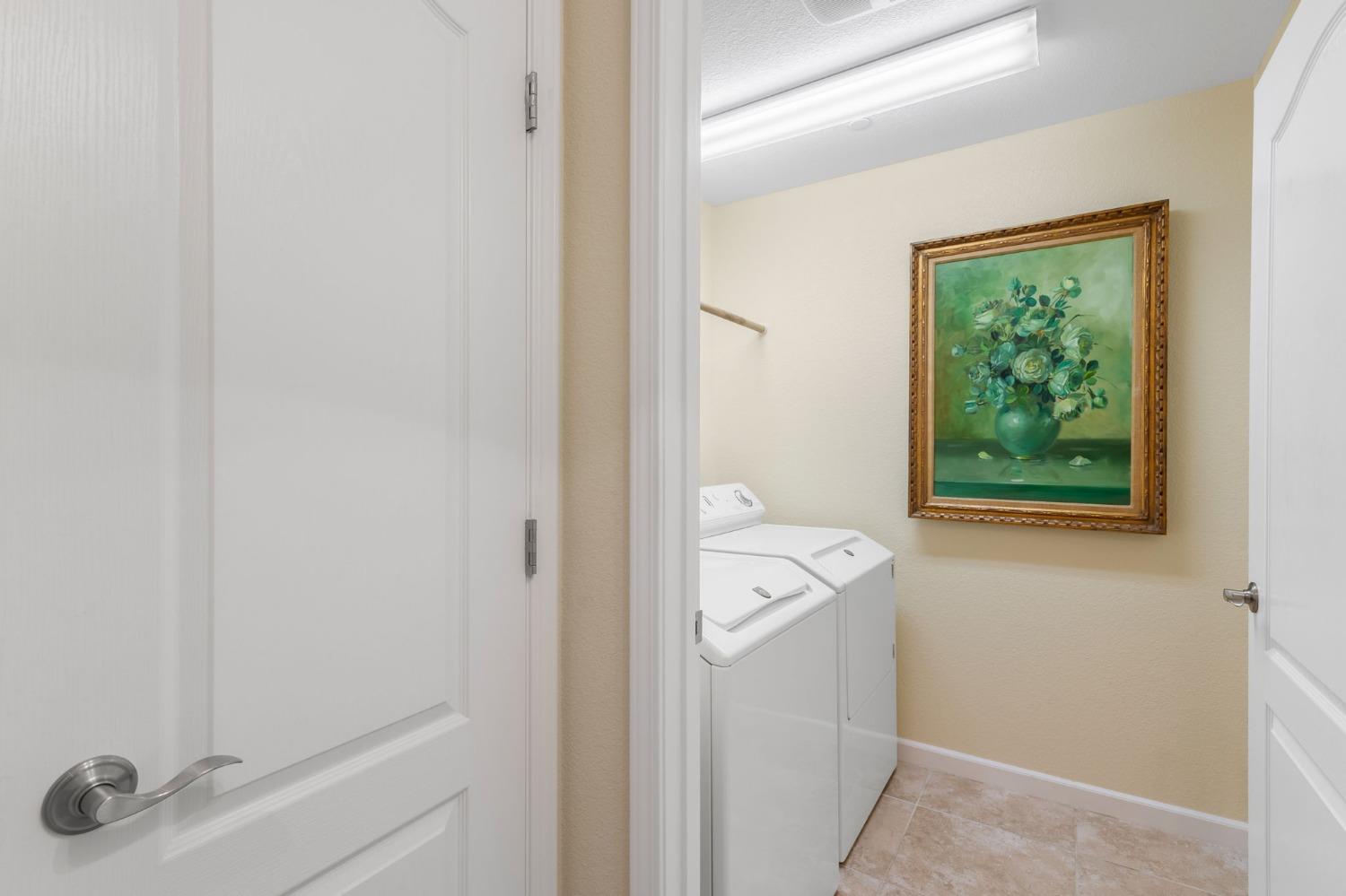 Detail Gallery Image 25 of 36 For 1568 Marseille Ln, Roseville,  CA 95747 - 2 Beds | 2 Baths