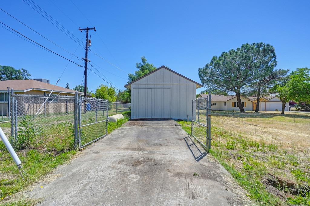 Detail Gallery Image 4 of 62 For 7500 18th St, Rio Linda,  CA 95673 - 4 Beds | 2 Baths