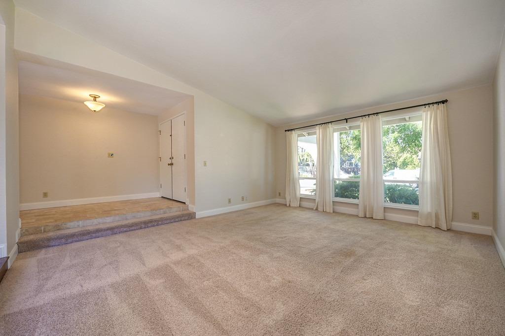 Detail Gallery Image 18 of 58 For 1301 Mossbrook Ct, Roseville,  CA 95661 - 4 Beds | 2 Baths