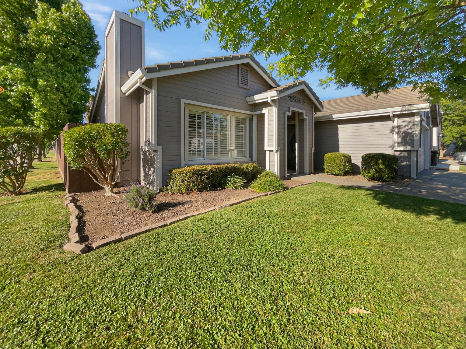 Detail Gallery Image 6 of 29 For 8567 Underhill Dr, Sacramento,  CA 95828 - 3 Beds | 2 Baths