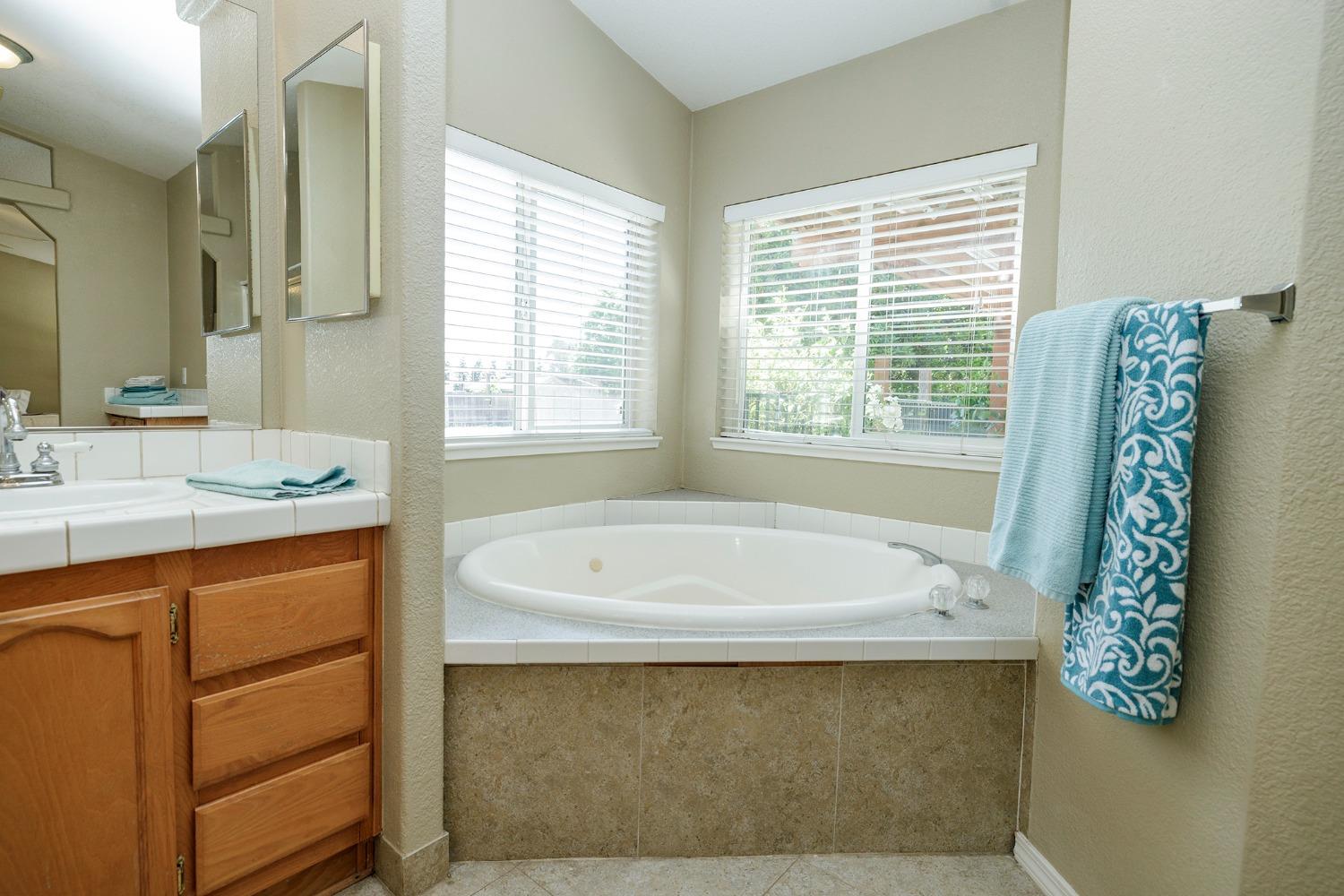 Detail Gallery Image 25 of 58 For 9101 Biederman Way, Escalon,  CA 95320 - 3 Beds | 2 Baths