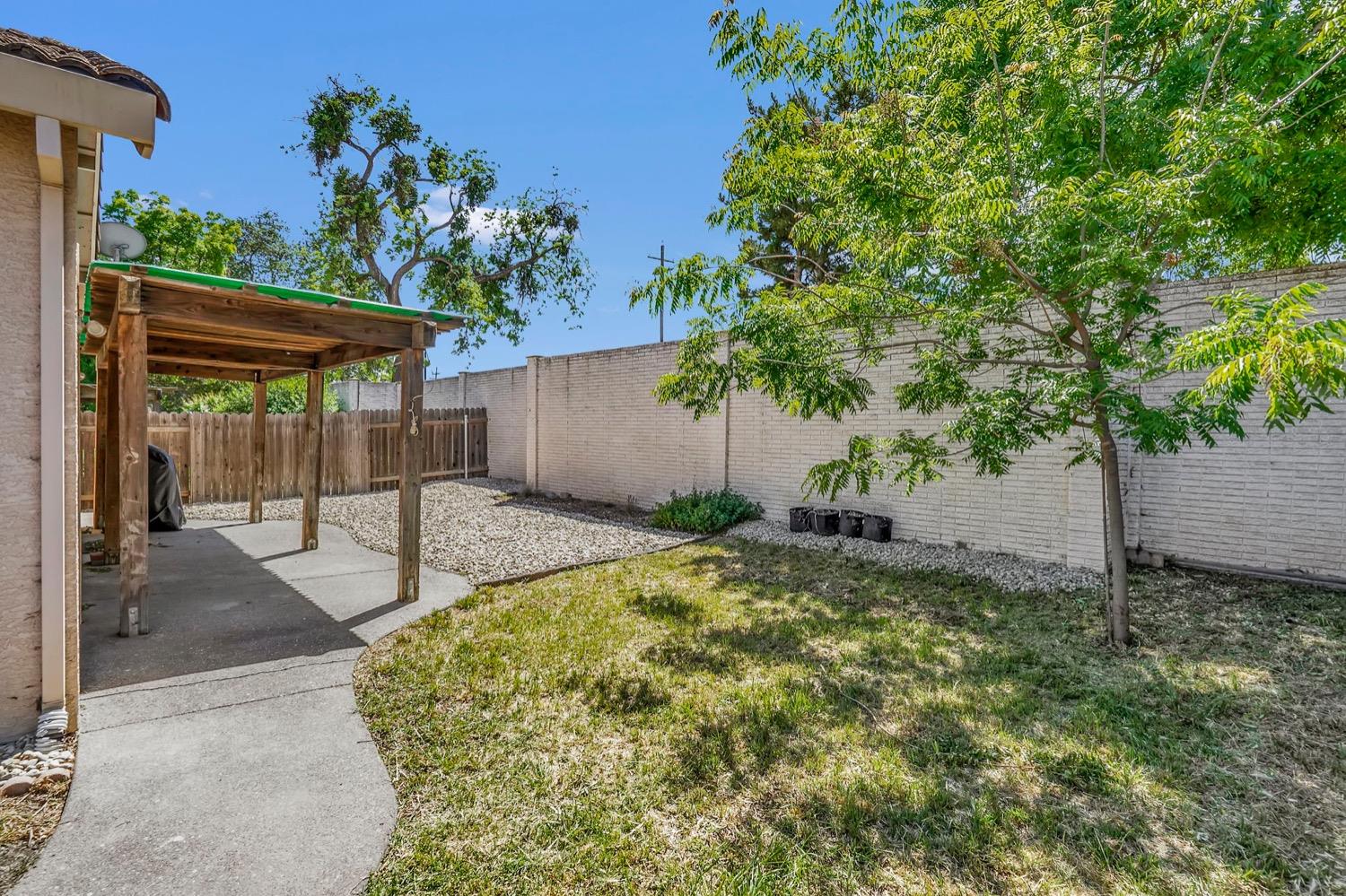 Detail Gallery Image 14 of 15 For 427 Robin Dr, Woodland,  CA 95695 - 3 Beds | 2 Baths